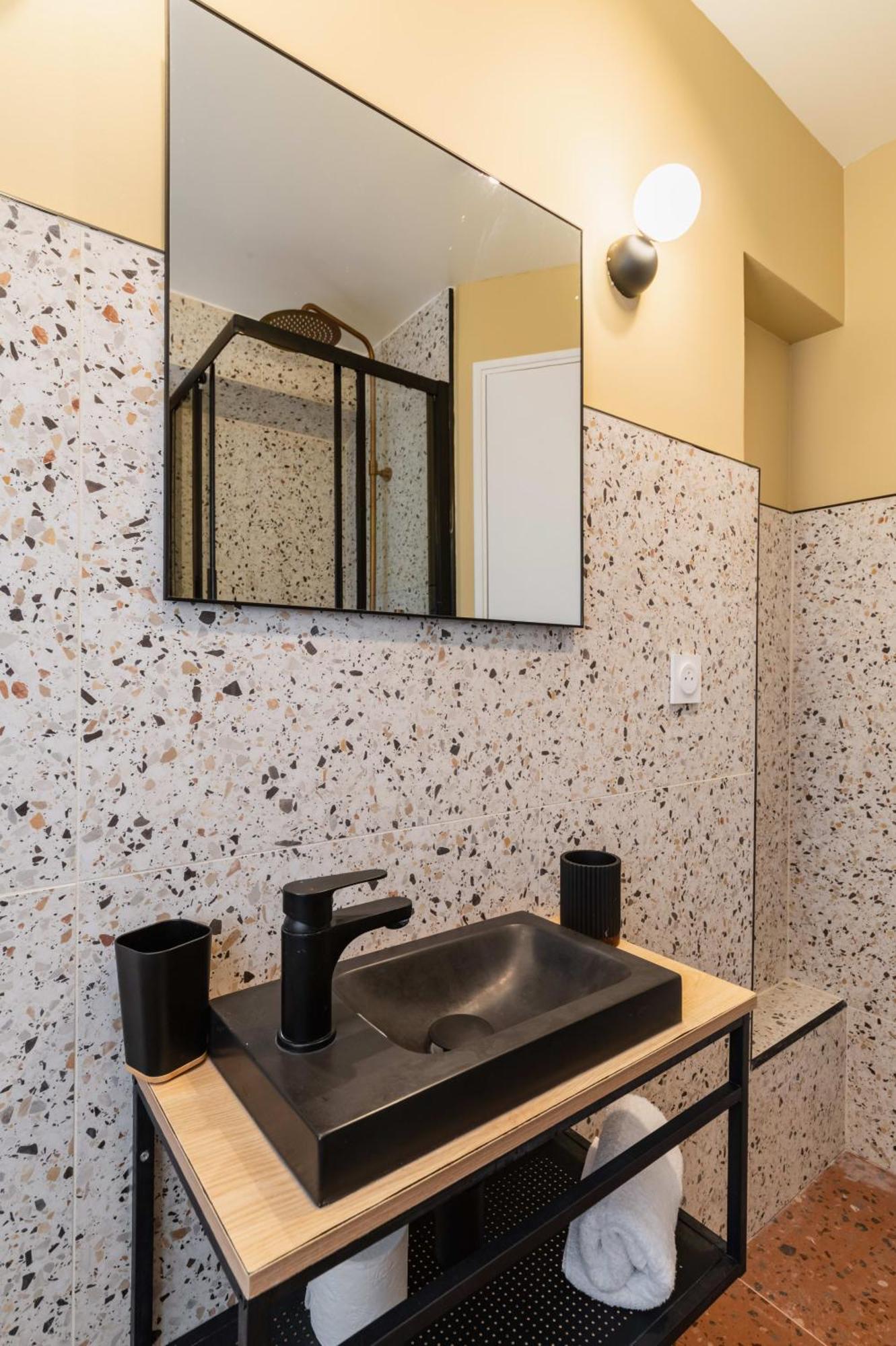 Grand Studio Refait A Neuf Paris 16 - 4P - Flat-Guest Exteriör bild